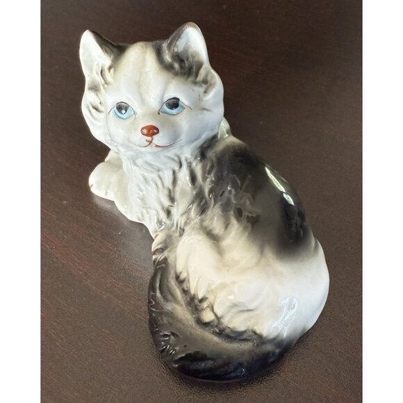 Vintage Bone China Cat Kitty Figurine Black And White made In Taiwan 4 Inches - Picture 2 of 6